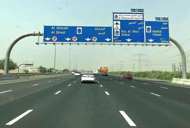 Carreteras en Emiratos &Aacute;rabes durante el Eid Al Adha. (EL CORREO)