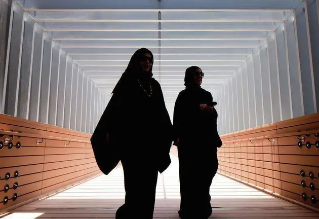 A modo ilustrativo, dos empresarias emirat&iacute;es. (Fuente externa)