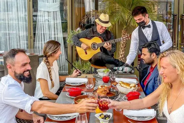 Terraza de Asador de Aranda, situado en el bulevar Sheik Mohamed bin Rashid, junto al Burj Khalifa y en el corazón de Dubai. (Cedida)