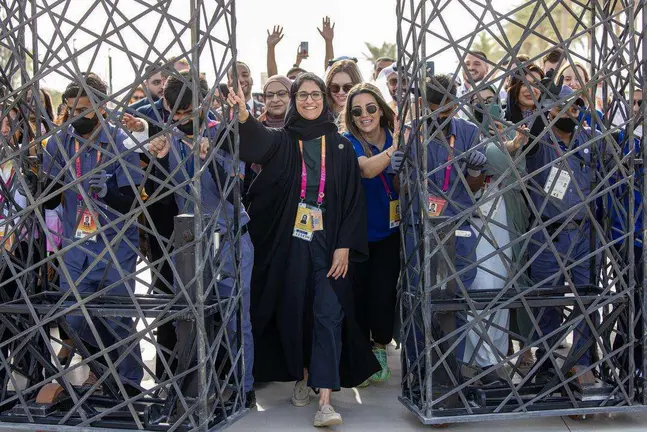 Marjan Faraidooni, jefa de HR & Visitor Experience Officer y su equipo en Expo 2020 Dubai. (Photo by Christopher Pike/Expo 2020 Dubai)