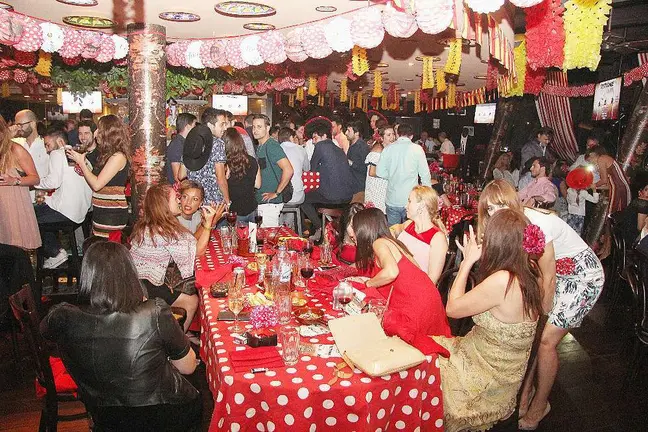 La Feria de Abril en Casa de Tapas es un gran acontecimiento. (EL CORREO)