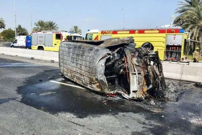 En la imagen de la Polic&iacute;a de Dubai, estado de un veh&iacute;culo tras un accidente.