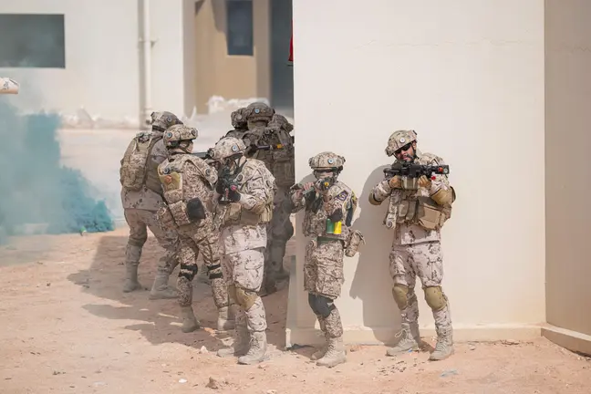 Soldados emirat&iacute;es durante el ejercicio militar. (WAM)