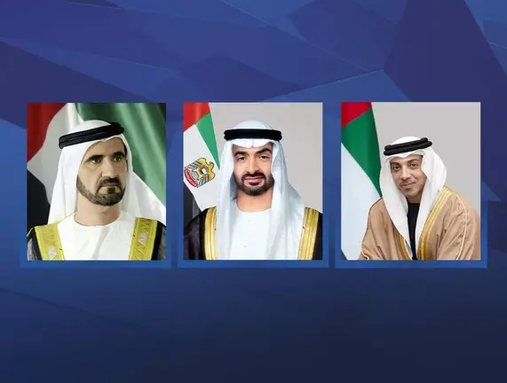 De izquierda a derecha, los jeques Mohammed bin Rashid Al Maktoum, Mohamed bin Zayed Al Nahyan y Mansour bin Zayed Al Nahyan, l&iacute;deres de Emiratos &Aacute;rabes. (WAM)