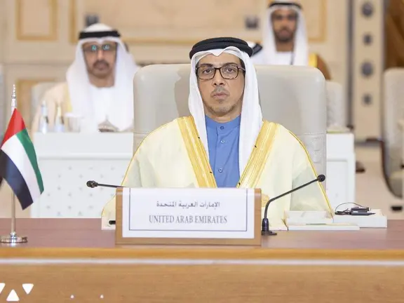 El jeque Mansour durante su participaci&oacute;n en una Cumbre en Riad, (WAM)