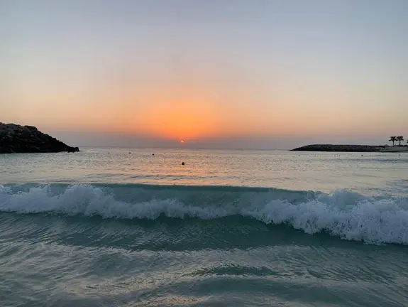 A modo ilustrativo, una playa en el emirato de RAK. (EL CORREO)