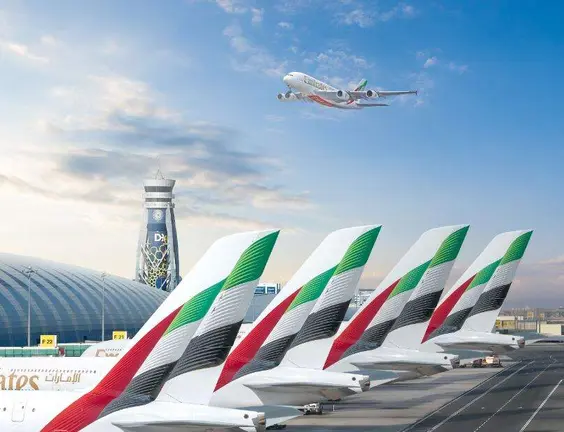 Aviones de Emirates en el aeropuerto DXB. (X)