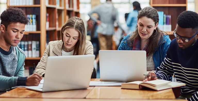 A modo ilustrativo, trabajadores jóvenes. (Fuente externa)