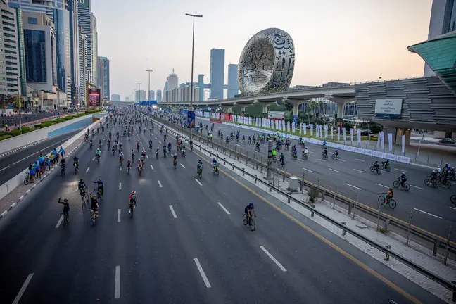 Ciclistas participantes en la prueba. (Dubai Media Office)