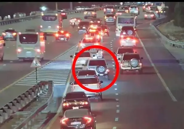 Captura de pantalla del vídeo difundido por la Policía de Abu Dhabi.