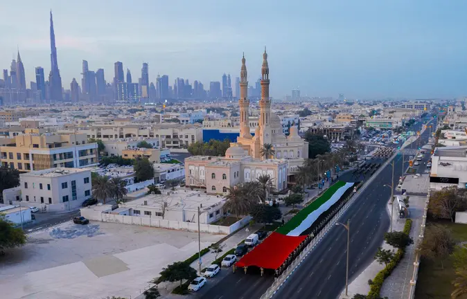Imagen aérea de una anterior edición del desfile en Dubai. (X)