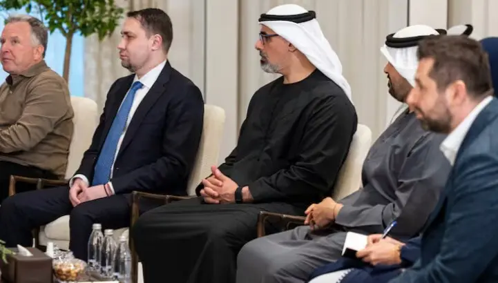 El pr&iacute;ncipe heredero de Abu Dhabi y el jeque Theyab bin Mohamed asisten a la reuni&oacute;n  con Steve Witkoff, enviado especial de EEUU, y Kirill Budanov, director de la Oficina del Presidente de Ucrania. (Fuente externa)