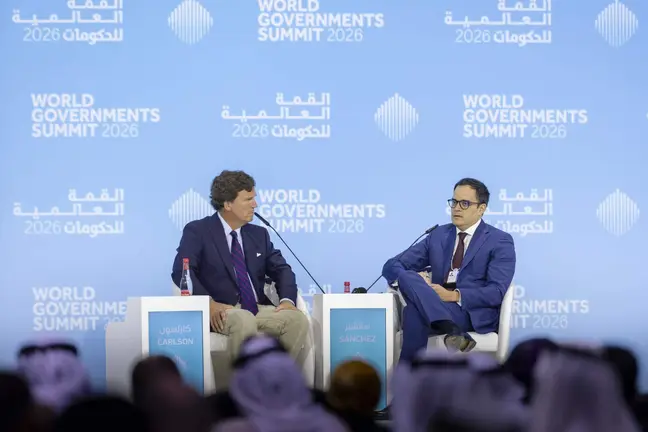 Calixto Ortega S&aacute;nchez (derecha) durante su participaci&oacute;n en la Cumbre Mundial de Gobiernos en Dubai. (WAM)