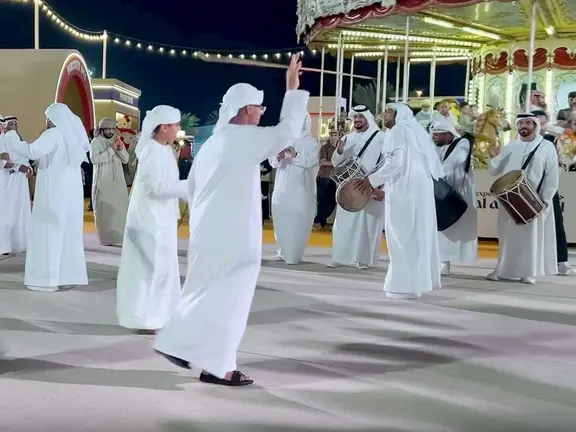 La ciudad de Al Ain est&aacute; experimentando un notable aumento de visitantes en parques p&uacute;blicos, instalaciones recreativas y destinos naturales durante las celebraciones del Eid Al Fitr. (WAM)