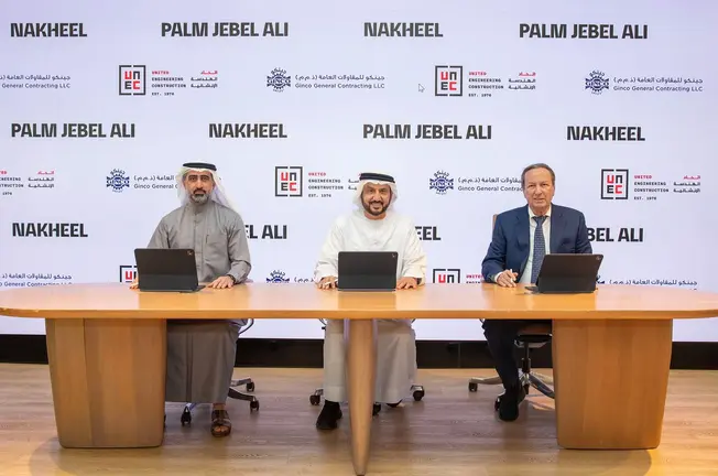 Un momento de la firma de contratos de construcci&oacute;n en Palm Jebel Ali. (Nakheel)