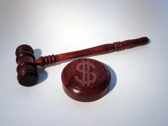 Las sanciones incluyen multas entre 250.000 y 500.000 dirhams, prisi&oacute;n y posibles prohibiciones de viaje. (pxhere.com)