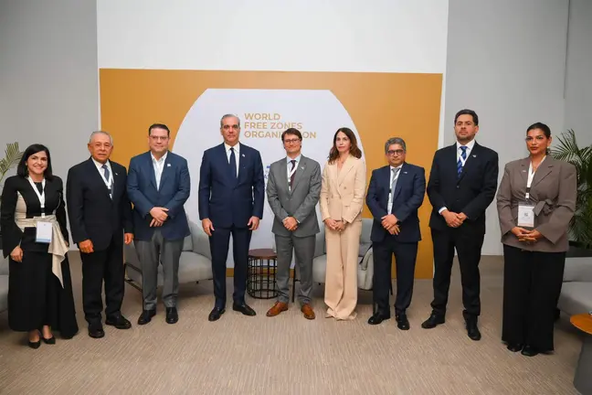 Un momento del encuentro entre ejecutivos de DP World y el Gobierno dominicano. (WAM)