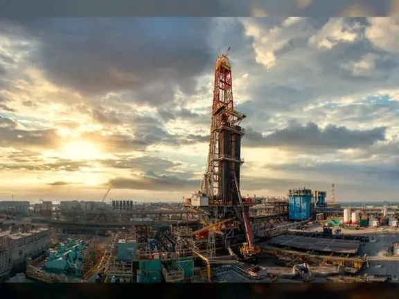 Complejo industrial Upper Zakum en el emirato de Abu Dhabi. (WAM)