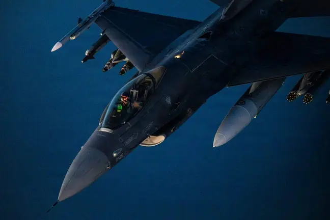 Un avi&oacute;n de combate F-16 de la Fuerza A&eacute;rea de EEUU. (Centcom)