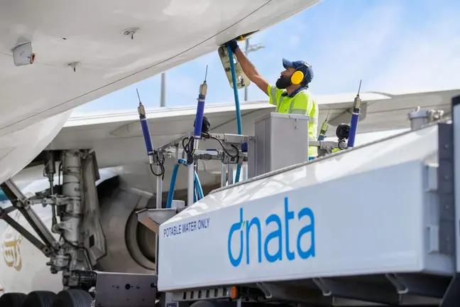 Un t&eacute;cnico de dnata. (WAM)