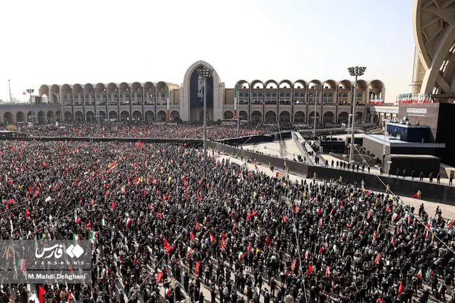 Imagen del funeral de Khamenei en Teher&aacute;n. (Fars)