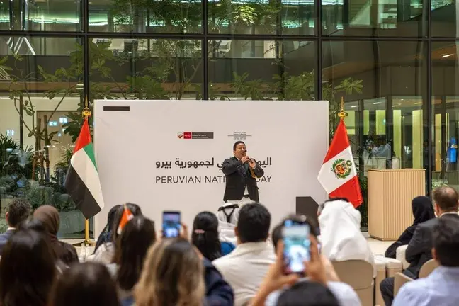 Un momento de la celebraci&oacute;n del D&iacute;a Nacional de Per&uacute; en Sharjah. (WAM)