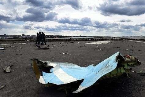 Restos del avión de Flydubai que se estrelló en Rusia.