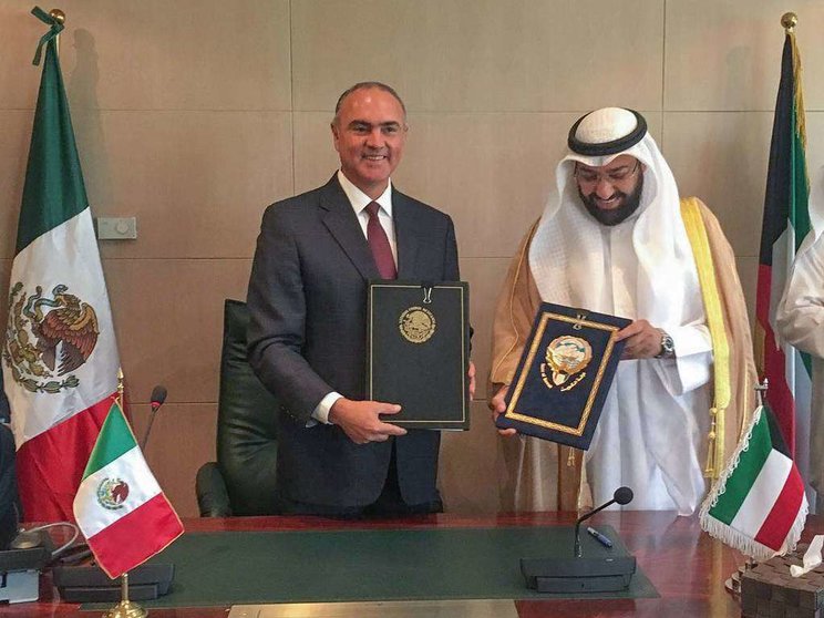 El secretario de Agricultura de México, José Calzada Rovirosa, durante su visita a Kuwait. (Cedida)