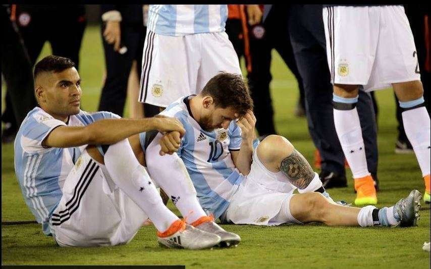 Messi cabizbajo en la final entre Argentina y Chile.