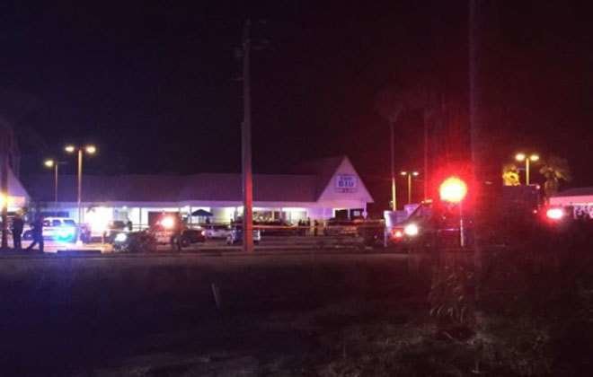 Exterior del club nocturno de Florida donde se ha registrado el tiroteo.