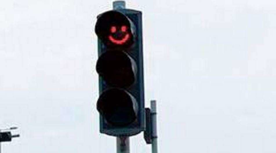 El semáforo sonriente en el emirato de Ajman.