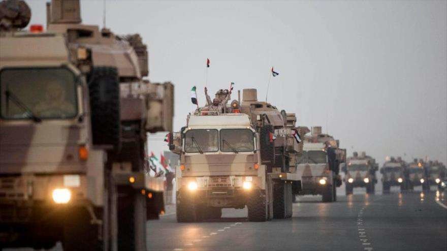 Un convoy militar de las fuerzas de la Coalición Árabe.