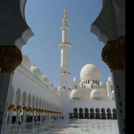 La Gran Mezquita de Abu Dhabi. (EL CORREO)
