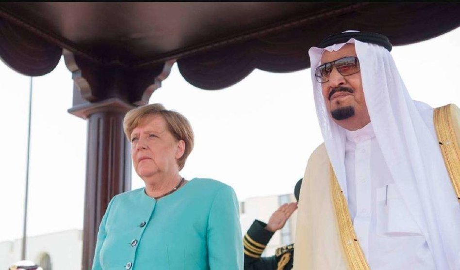 Ángela Merkel junto al Rey Salman de Arabia Saudita en Jeddah.