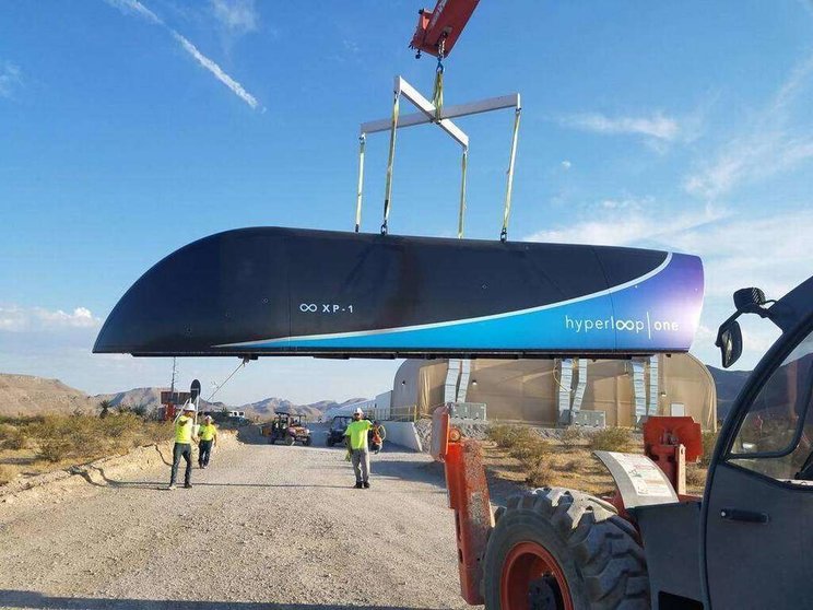 En la foto de AFP el primer prototipo de Hyperloop One.