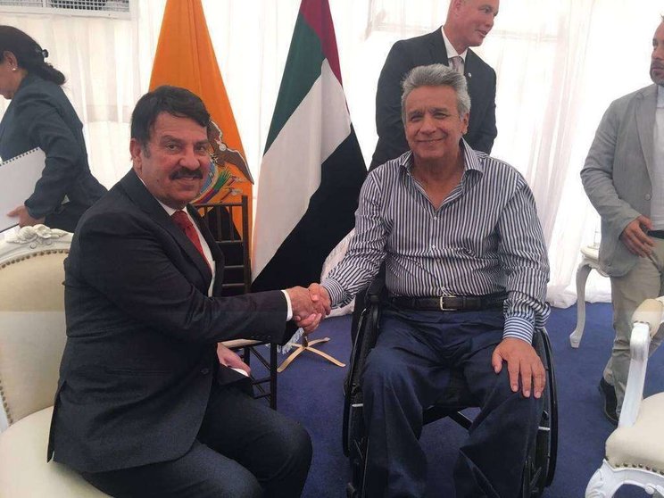 El presidente de Ecuador y el embajador de Emiratos Árabes Unidos. (WAM)