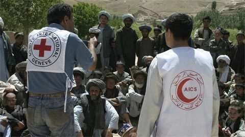 Miembros de Cruz Roja en Afganistán.