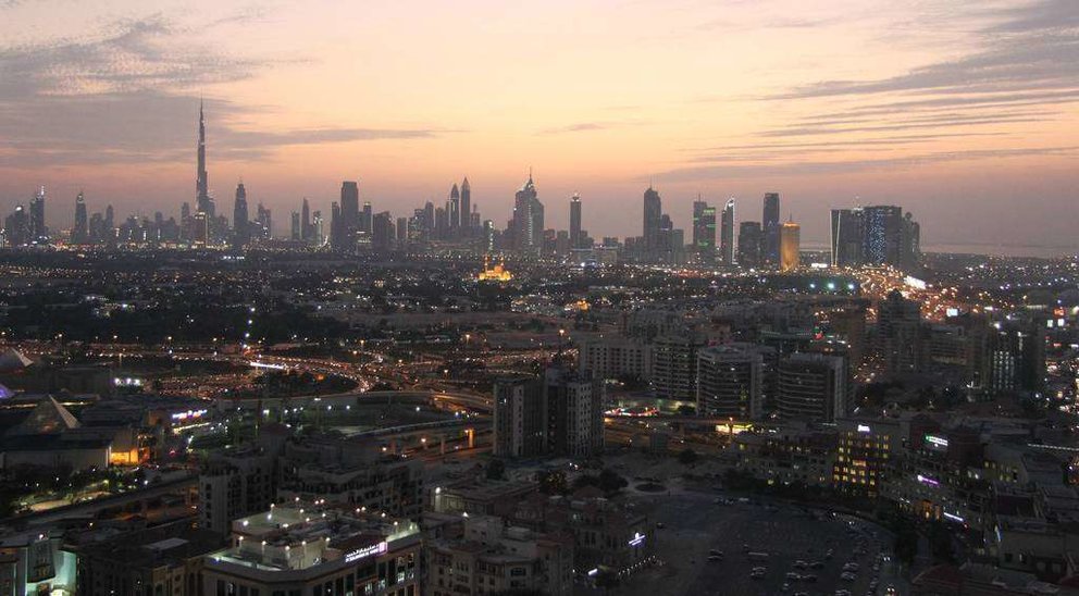 Skyline en el atardecer de Dubai. (R. Pérez)