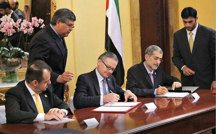 Momento de la firma de los acuerdos bilaterales en San José de Costa Rica. (Casa Amarilla)