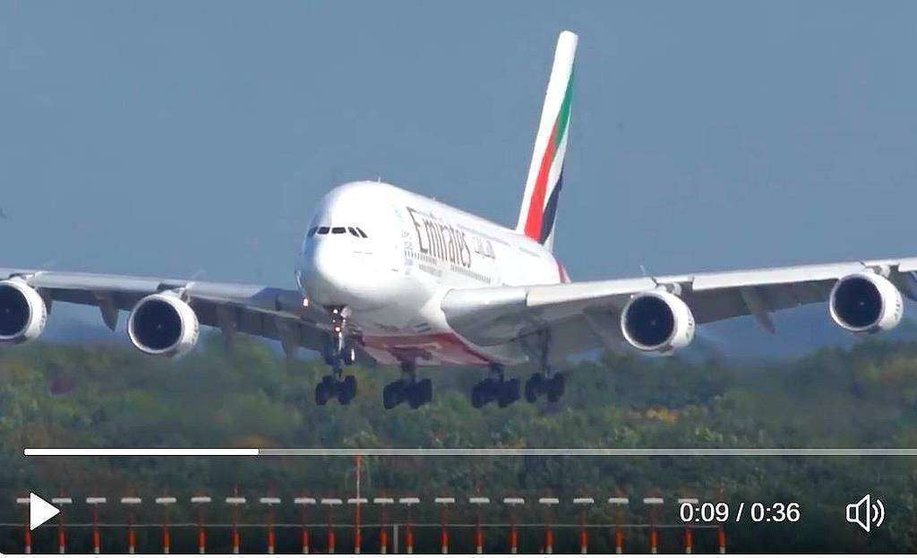 Aterrizaje de un A380 en el aeropuerto alemán de Düsseldorf. (Twiiter)