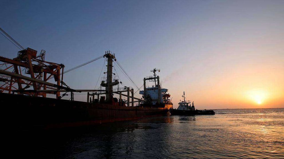 En la imagen de Reuters, el puerto de Hodeidah en la costa del Mar Rojo de Yemen es el principal punto de entrada para la ayuda humanitaria al país. 