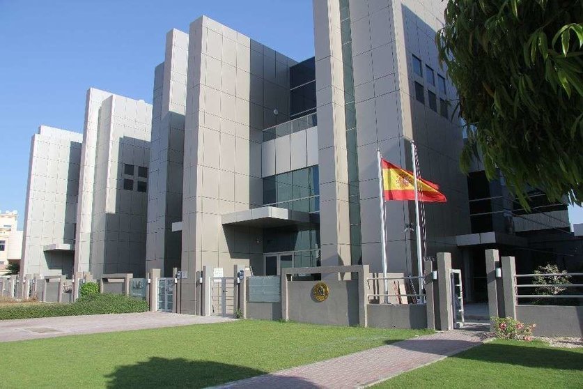 Edificio que acoge la nueva sede de la Embajada de España en Abu Dhabi. (EL CORREO)