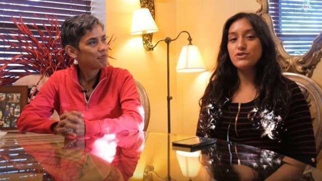 Mari Lopez, fallecida por cáncer, junto a su sobrina Liz en un vídeo de Youtube