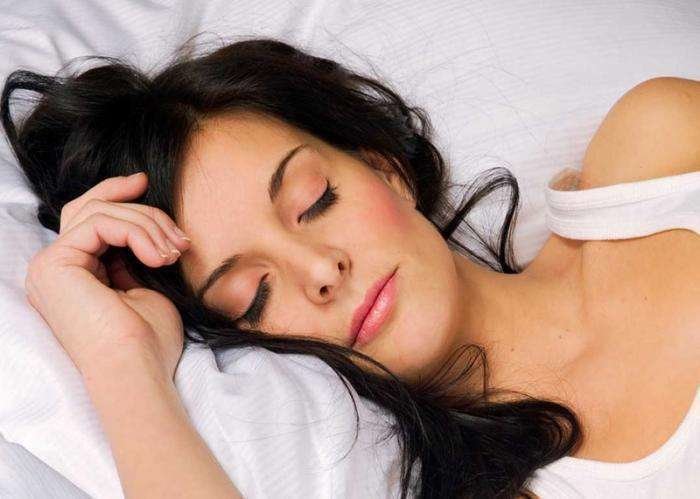 La encuesta revela que el 22 por ciento dejaría a su pareja para dormir más.