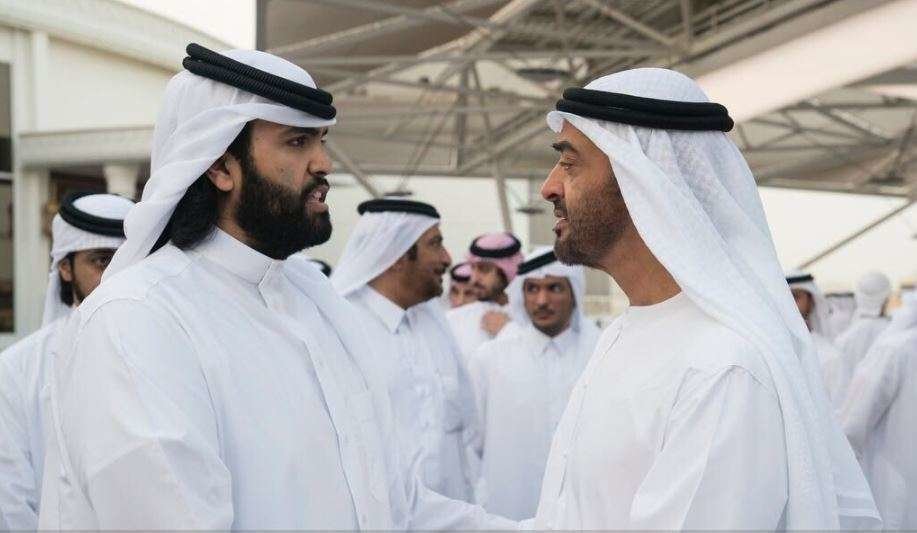 El jeque Sultan de Qatar junto al príncipe heredero de Abu Dhabi. (WAM)