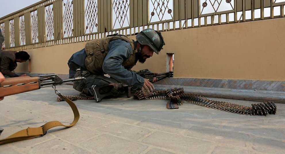 En la imagen de Reuters, un miembro de la fuerza de seguridad afgana.