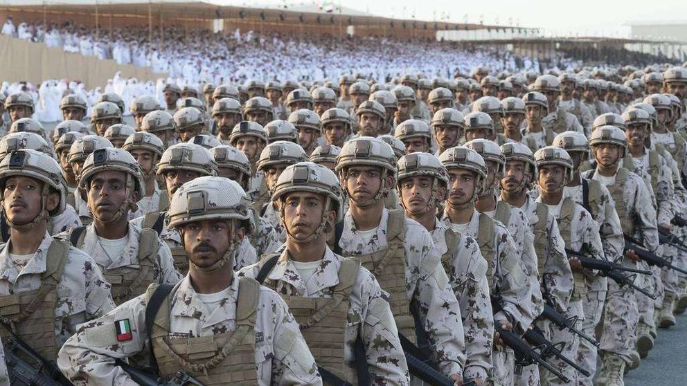 Soldados de EAU durante un desfile en Zayed Military City en noviembre de 2017.