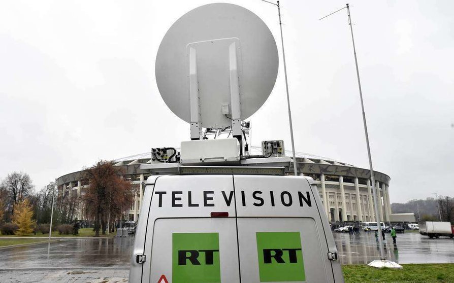Un vehículo del canal de noticias RT, antes Russia Today.