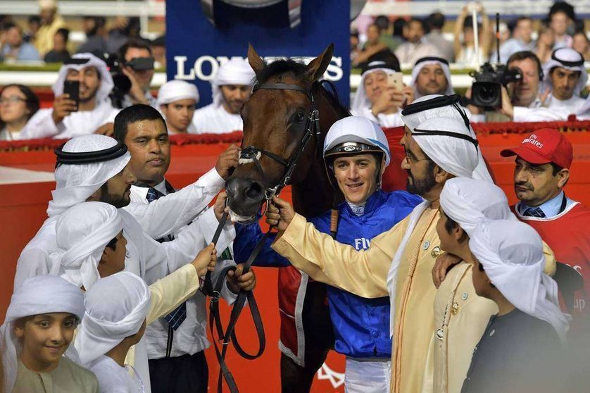 En la imagen de AFP, el jeque Mohammed bin Rashid propietario del caballo ganador en la Dubai Wolrd Cup.