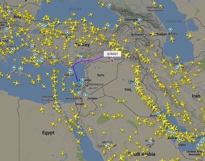Una captura del sitio web Flightradar muestra que sólo un avión de Qatar se adentra en Siria.